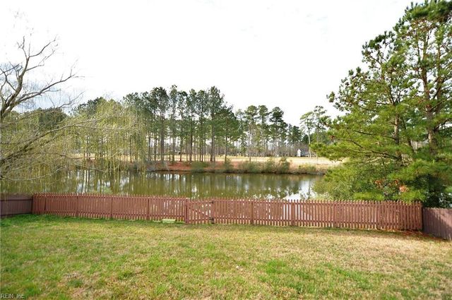 517 Whisper WALK, Chesapeake, VA 23322