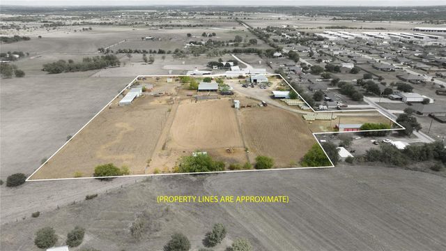 3484 W Amity RD, Salado, TX 76571