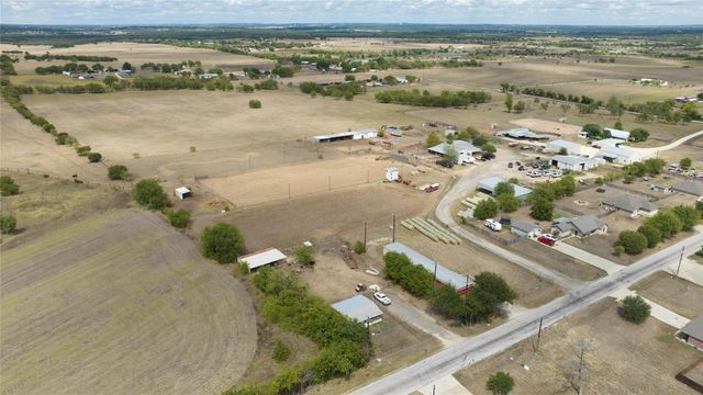 3484 W Amity RD, Salado, TX 76571