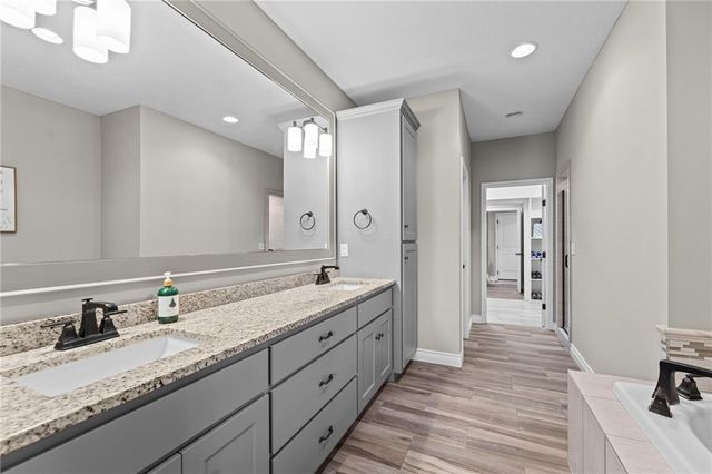 11576 S Waterford Drive, Olathe, KS 66061