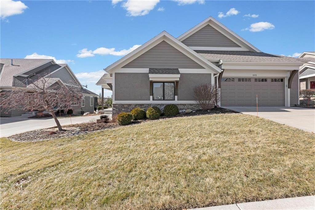 11576 S Waterford Drive, Olathe, KS 66061
