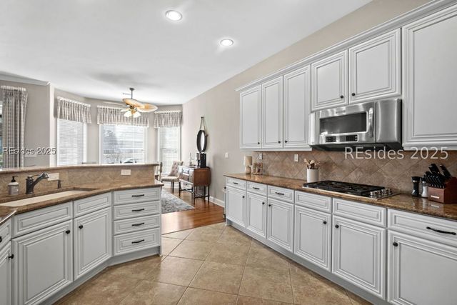 377 Dogwood Ln, Hardeeville, SC 29927