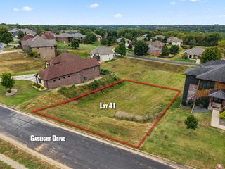 1568 West Gaslight Drive, Springfield, MO 65810