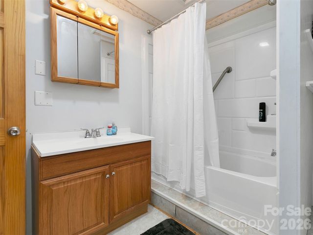 166 Virginia Brock Road, Lake Toxaway, NC 28747