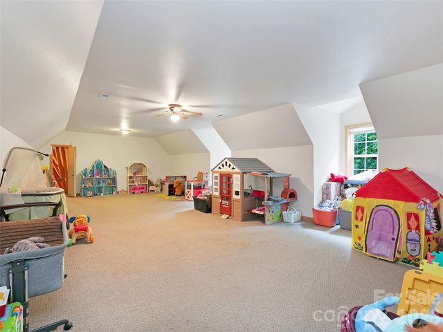 166 Virginia Brock Road, Lake Toxaway, NC 28747