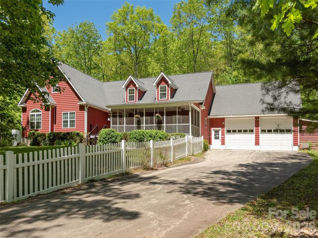 166 Virginia Brock Road, Lake Toxaway, NC 28747