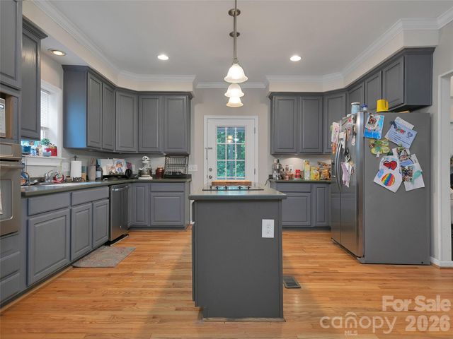 166 Virginia Brock Road, Lake Toxaway, NC 28747