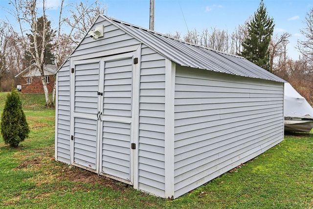 10881 Hoffman Road, Three Rivers, MI 49093