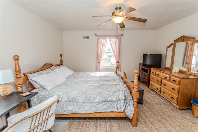 112 Colonial Ln, North Union Twp, PA 15401