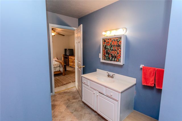 112 Colonial Ln, North Union Twp, PA 15401