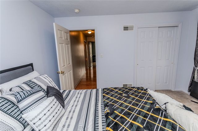 112 Colonial Ln, North Union Twp, PA 15401