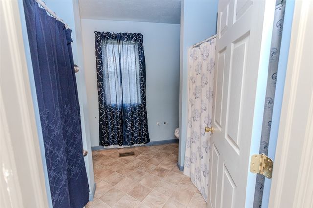 112 Colonial Ln, North Union Twp, PA 15401