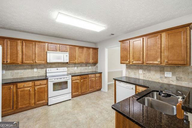 304 Victory Circle, Commerce, GA 30529