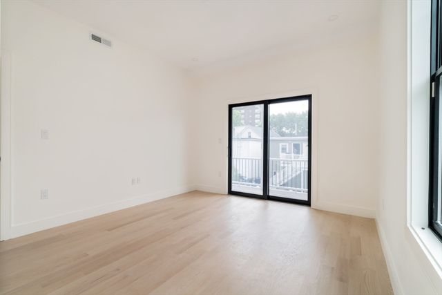 387 Norfolk St 2, Cambridge, MA 02139