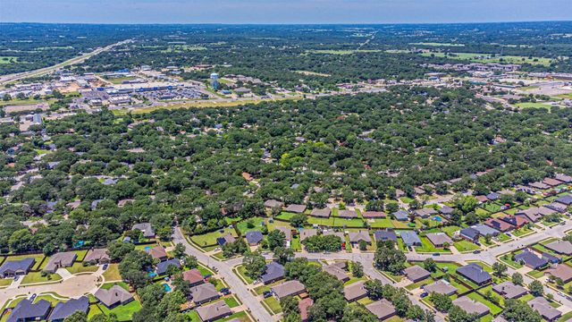 609 Tracy Drive, Azle, TX 76020