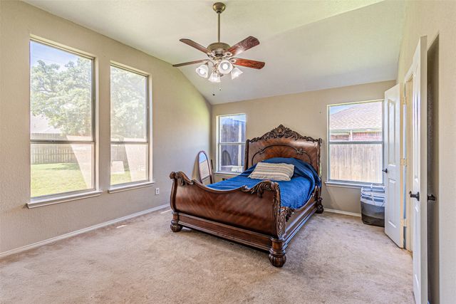 609 Tracy Drive, Azle, TX 76020