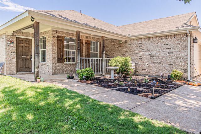 609 Tracy Drive, Azle, TX 76020