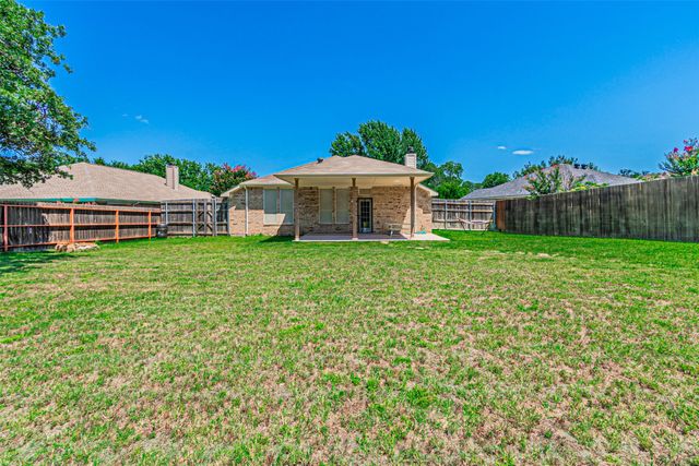 609 Tracy Drive, Azle, TX 76020