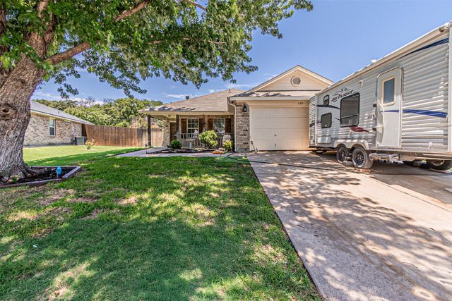 609 Tracy Drive, Azle, TX 76020