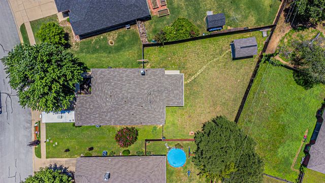 609 Tracy Drive, Azle, TX 76020