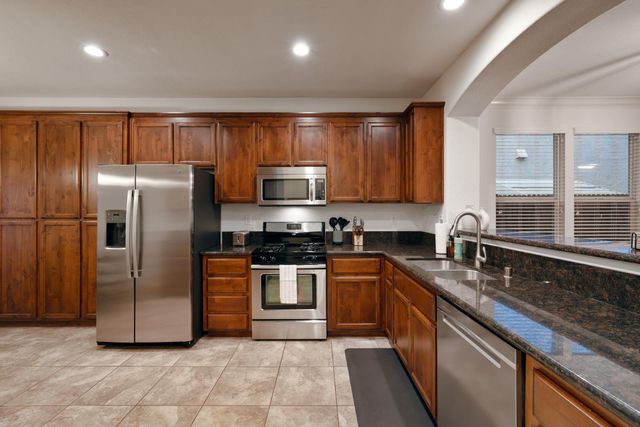 108 Bright Eyes Ct, Roseville, CA 95747