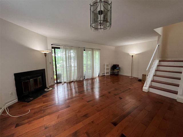 24 Hudson Heights Drive, Poughkeepsie, NY 12601