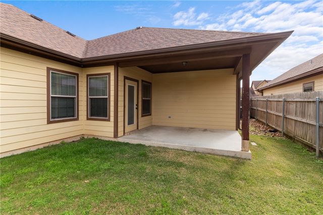 430 Momma Bear Drive, College Station, TX 77845