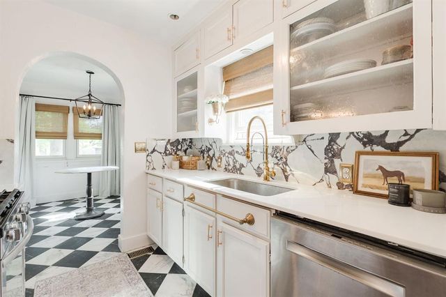 1108 W Wilshire Boulevard, Nichols Hills, OK 73116