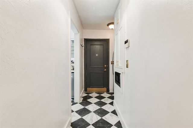 1108 W Wilshire Boulevard, Nichols Hills, OK 73116