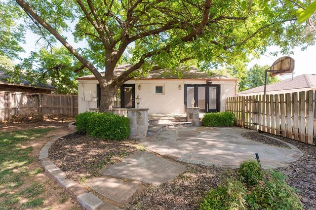 1108 W Wilshire Boulevard, Nichols Hills, OK 73116