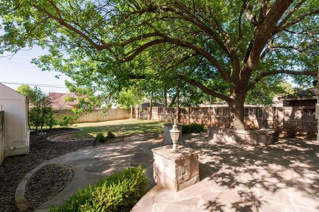 1108 W Wilshire Boulevard, Nichols Hills, OK 73116