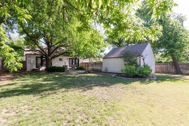 1108 W Wilshire Boulevard, Nichols Hills, OK 73116