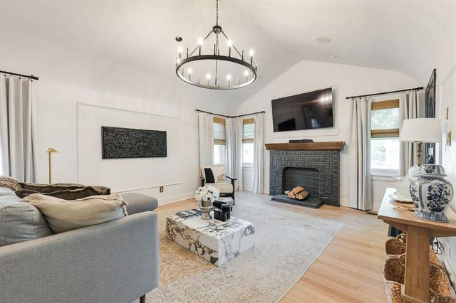 1108 W Wilshire Boulevard, Nichols Hills, OK 73116