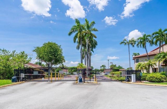 3539 W Inverrary Boulevard W, Lauderhill, FL 33319