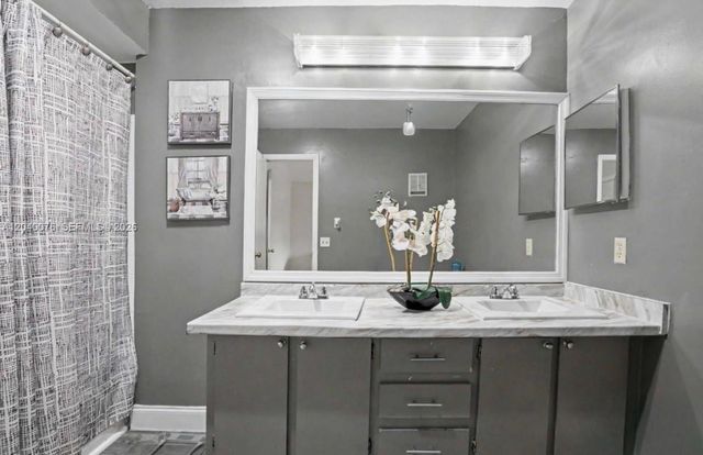 3539 W Inverrary Boulevard W, Lauderhill, FL 33319