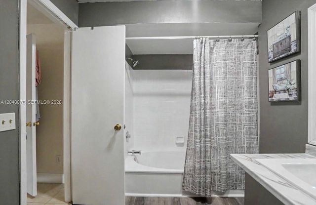 3539 W Inverrary Boulevard W, Lauderhill, FL 33319