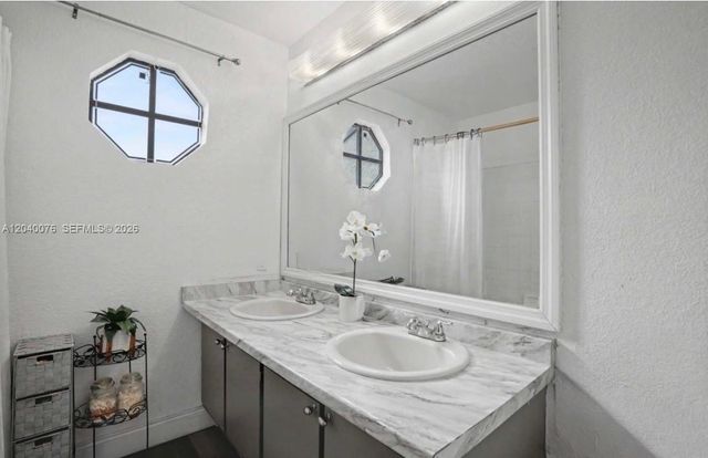 3539 W Inverrary Boulevard W, Lauderhill, FL 33319