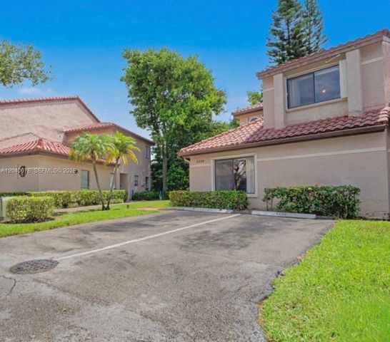 3539 W Inverrary Boulevard W, Lauderhill, FL 33319