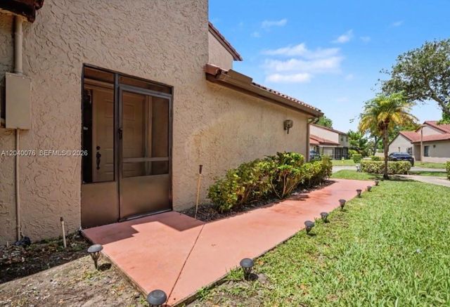 3539 W Inverrary Boulevard W, Lauderhill, FL 33319
