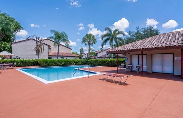 3539 W Inverrary Boulevard W, Lauderhill, FL 33319