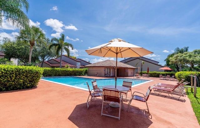 3539 W Inverrary Boulevard W, Lauderhill, FL 33319