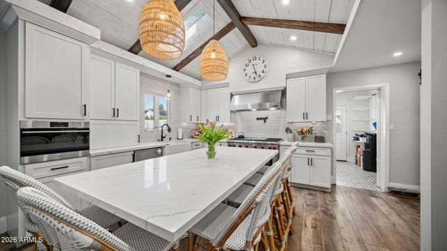 3244 E WELDON Avenue, Phoenix, AZ 85018
