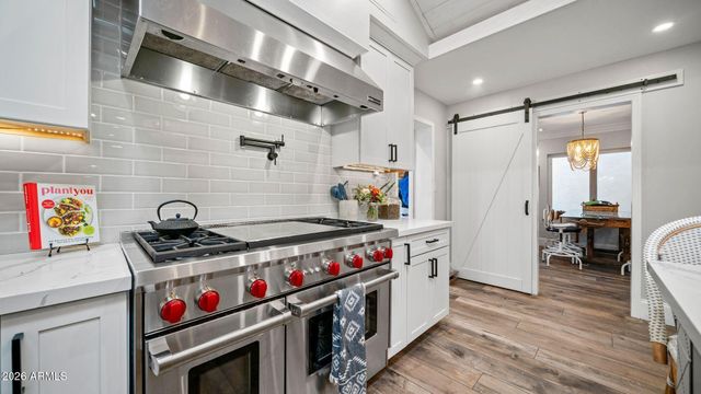 3244 E WELDON Avenue, Phoenix, AZ 85018
