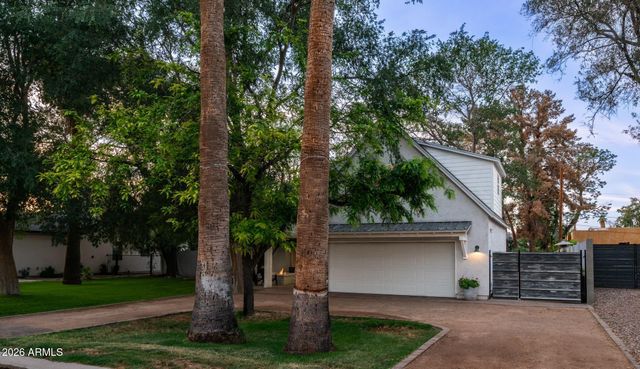 3244 E WELDON Avenue, Phoenix, AZ 85018