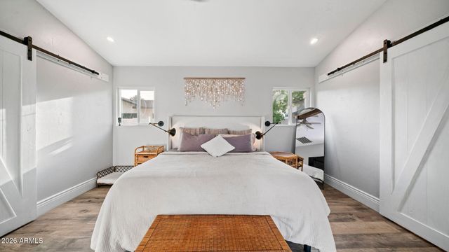 3244 E WELDON Avenue, Phoenix, AZ 85018
