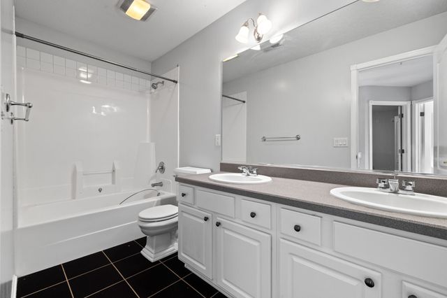 3607 SW 35th Street, Des Moines, IA 50321