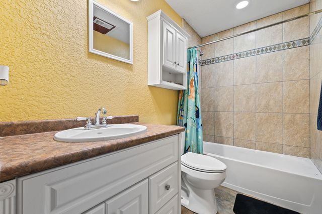 3607 SW 35th Street, Des Moines, IA 50321