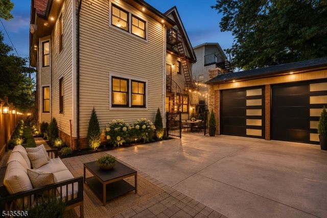 366 7th Ave W, Newark City, NJ 07107