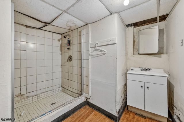 366 7th Ave W, Newark City, NJ 07107