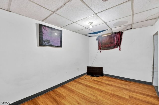 366 7th Ave W, Newark City, NJ 07107